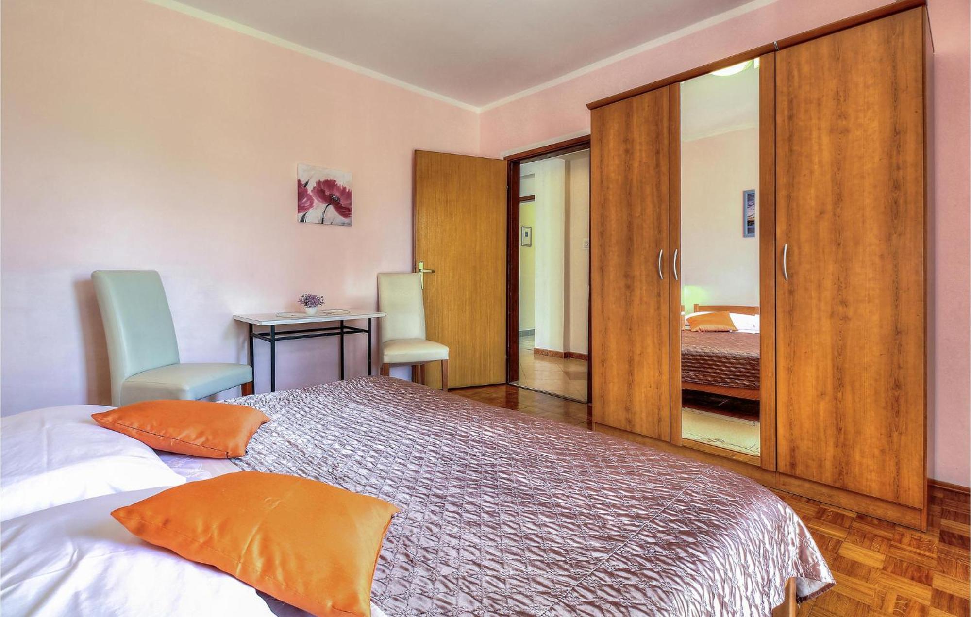 Amazing Apartment In Porec With Wifi 外观 照片