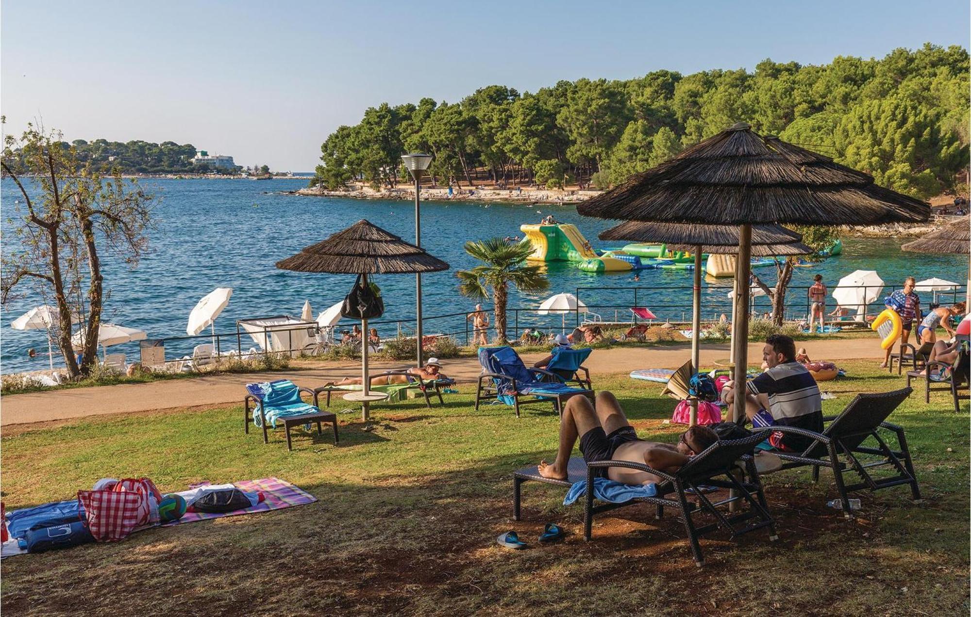 Amazing Apartment In Porec With Wifi 外观 照片