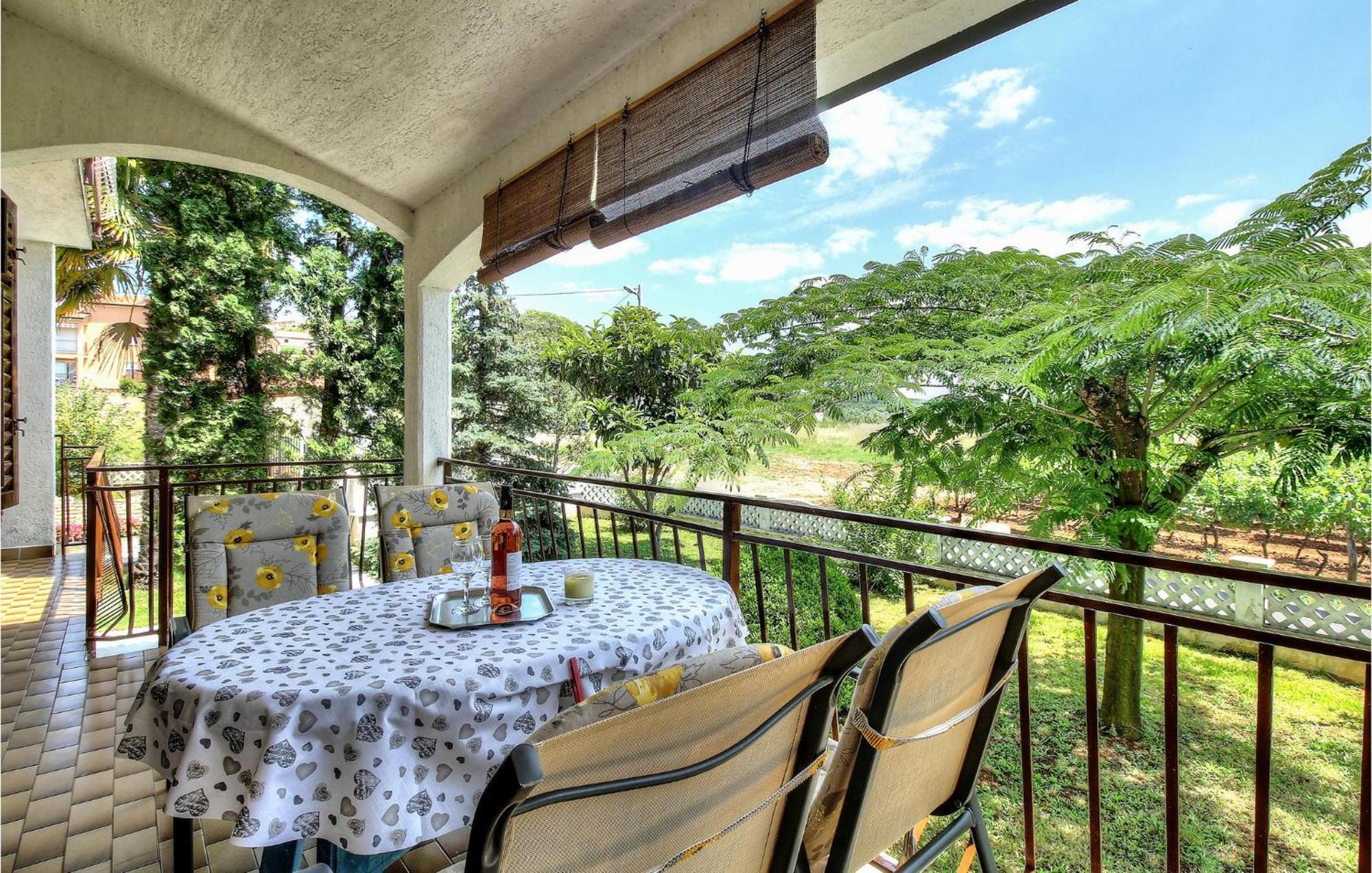 Amazing Apartment In Porec With Wifi 外观 照片