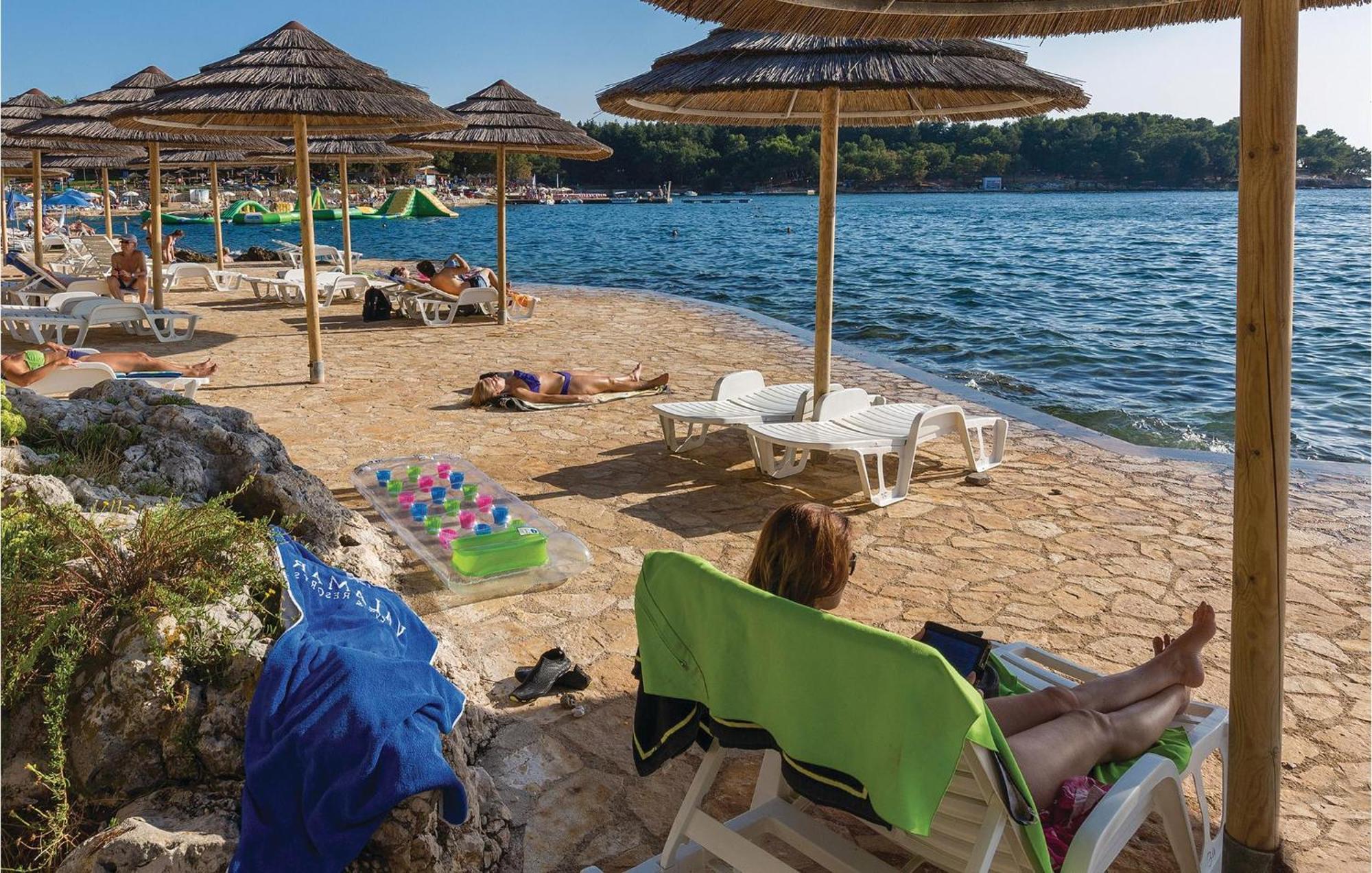 Amazing Apartment In Porec With Wifi 外观 照片