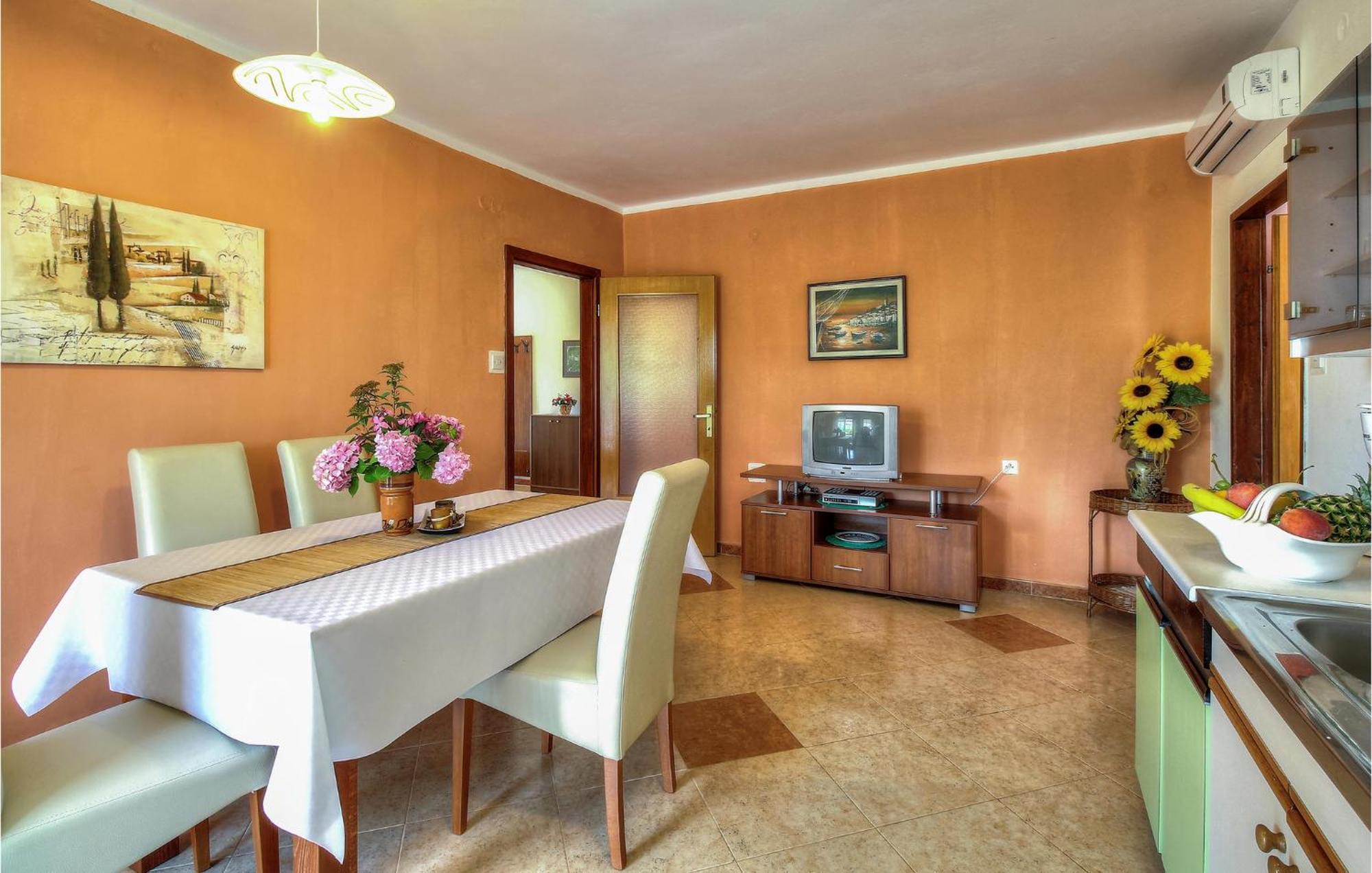 Amazing Apartment In Porec With Wifi 外观 照片