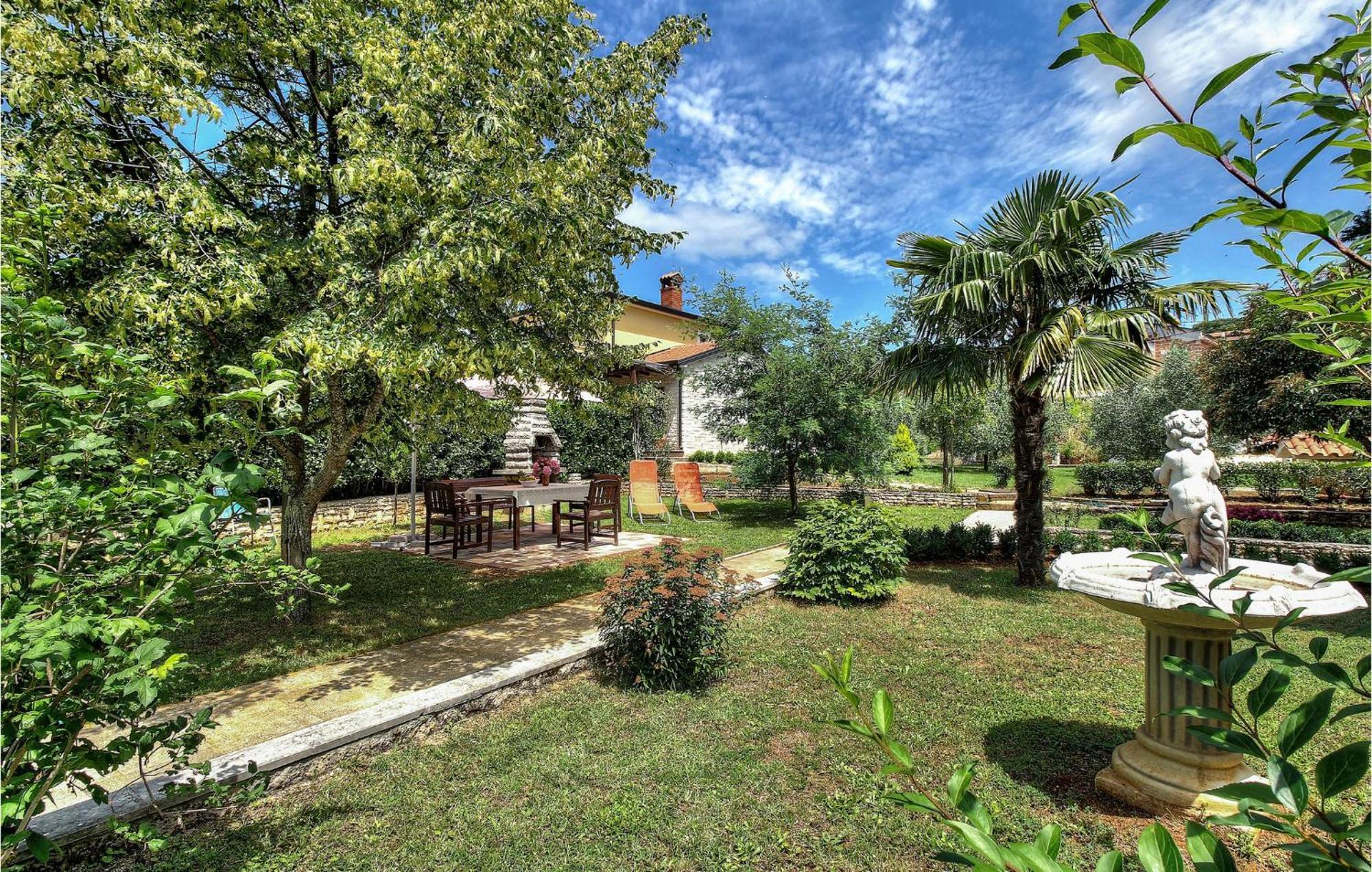 Amazing Apartment In Porec With Wifi 外观 照片