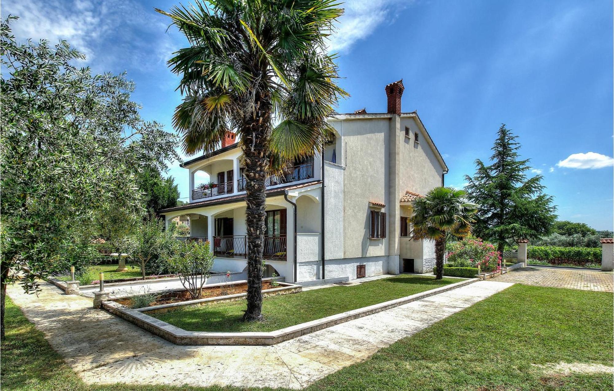 Amazing Apartment In Porec With Wifi 外观 照片