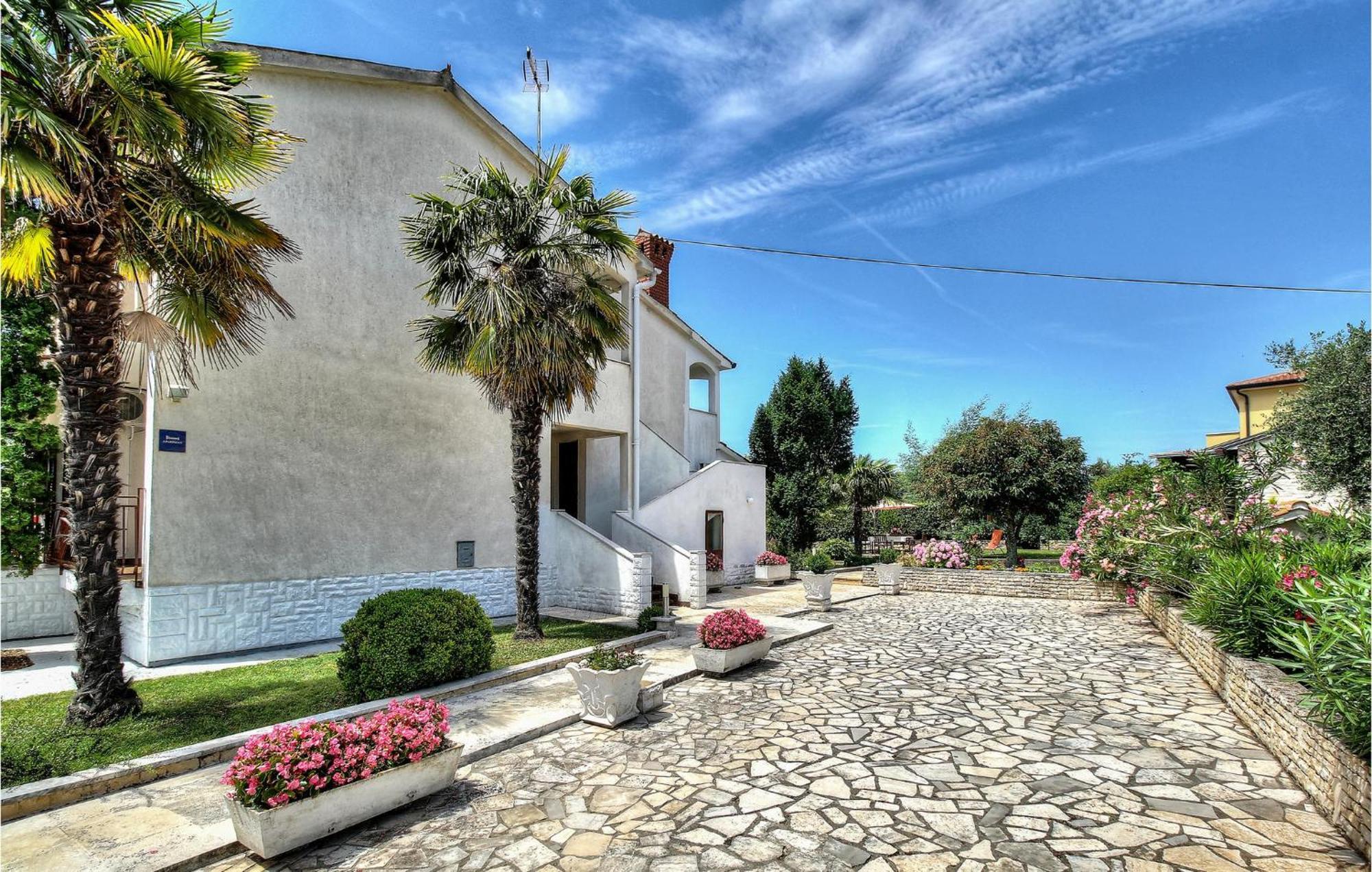 Amazing Apartment In Porec With Wifi 外观 照片